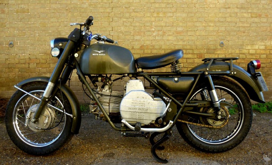 Moto-Guzzi-1971-Nuovo-Falcone-AT-01.jpg