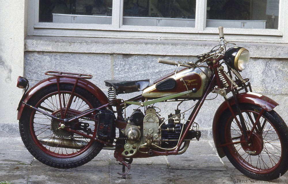 Moto-Guzzi-1932-Sport-15-SCO.jpg