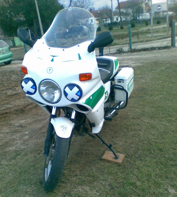 Moto-Guzzi-1999-V75-2.jpg