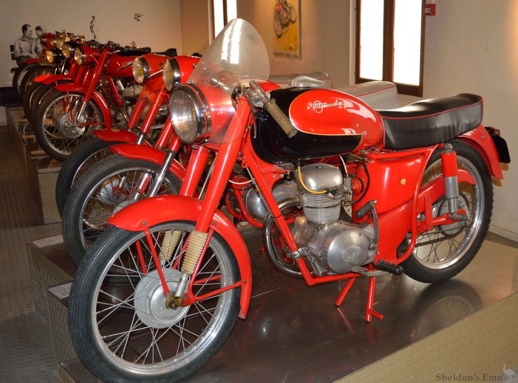 Motoconfort-1960-125cc-Speciale-UZ-MRi.jpg