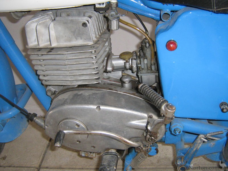 MZ-1963-E250-2.jpg