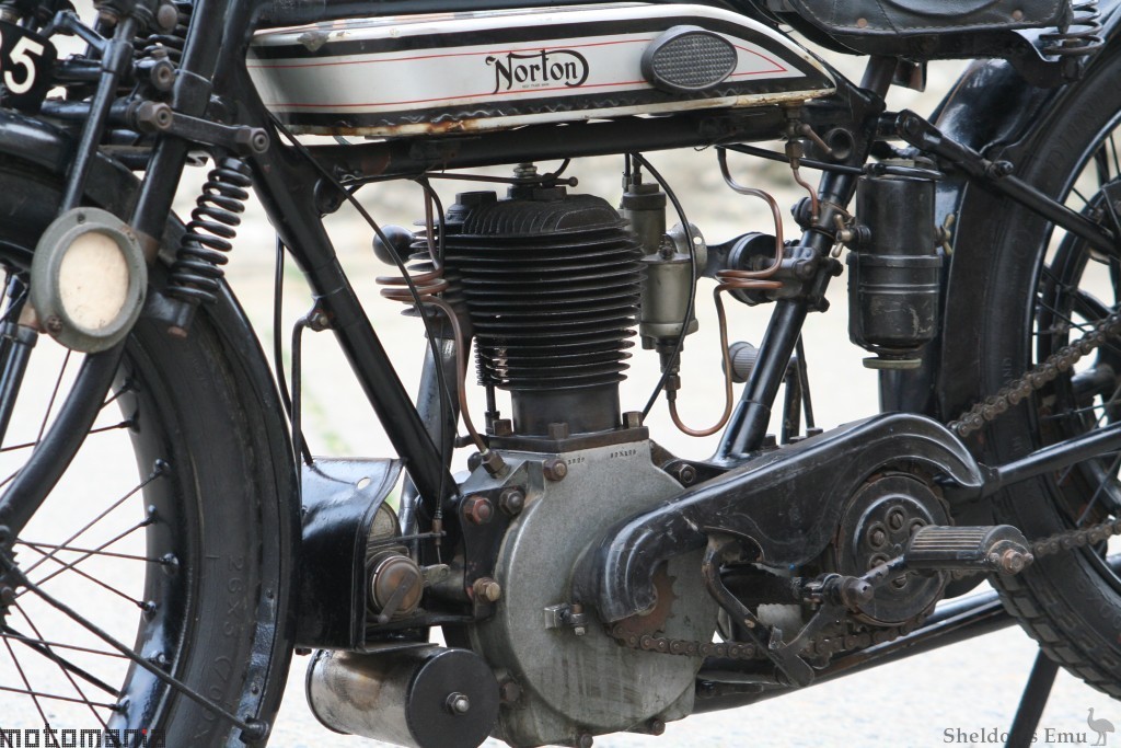 Norton-1923-16H-Motomania-2.jpg
