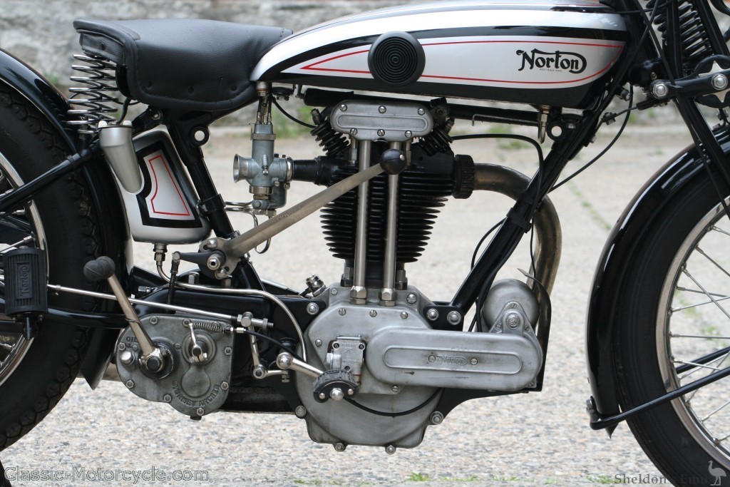 Norton-1930-Model-18-500cc-Moma-03.jpg