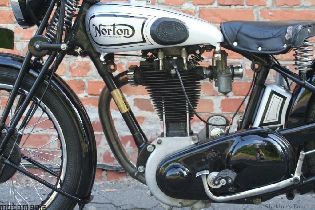 Norton-1932-Model-19-Motomania-10.jpg