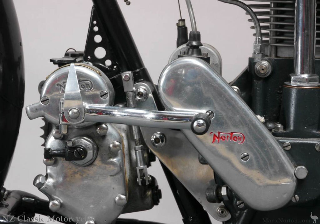 Norton-1949-Manx-NZM-04.jpg