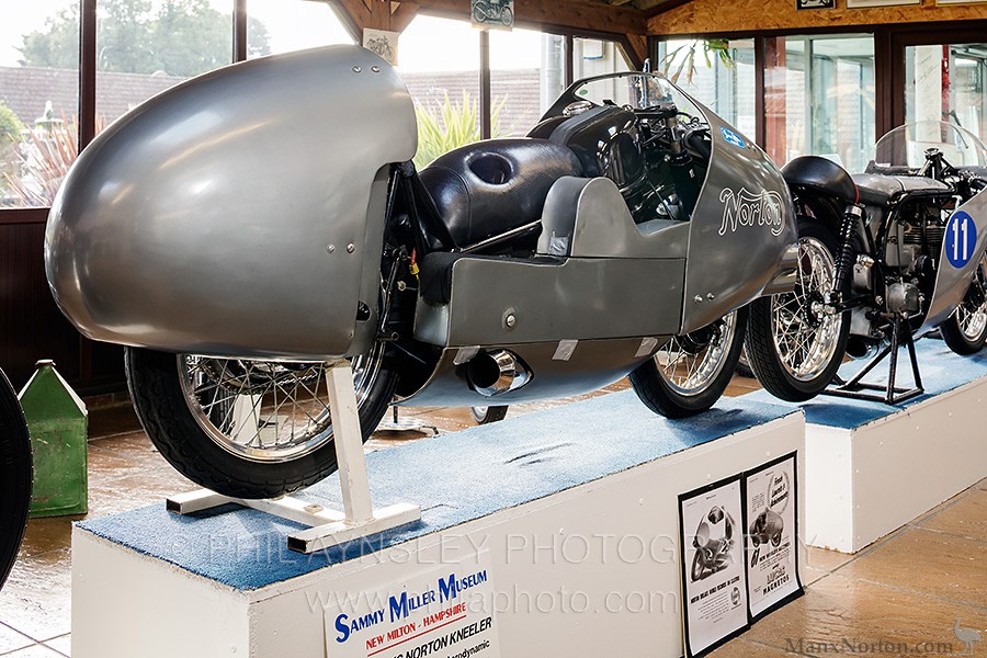 Norton-1953-350cc-Kneeler-SMM-PA-020.jpg
