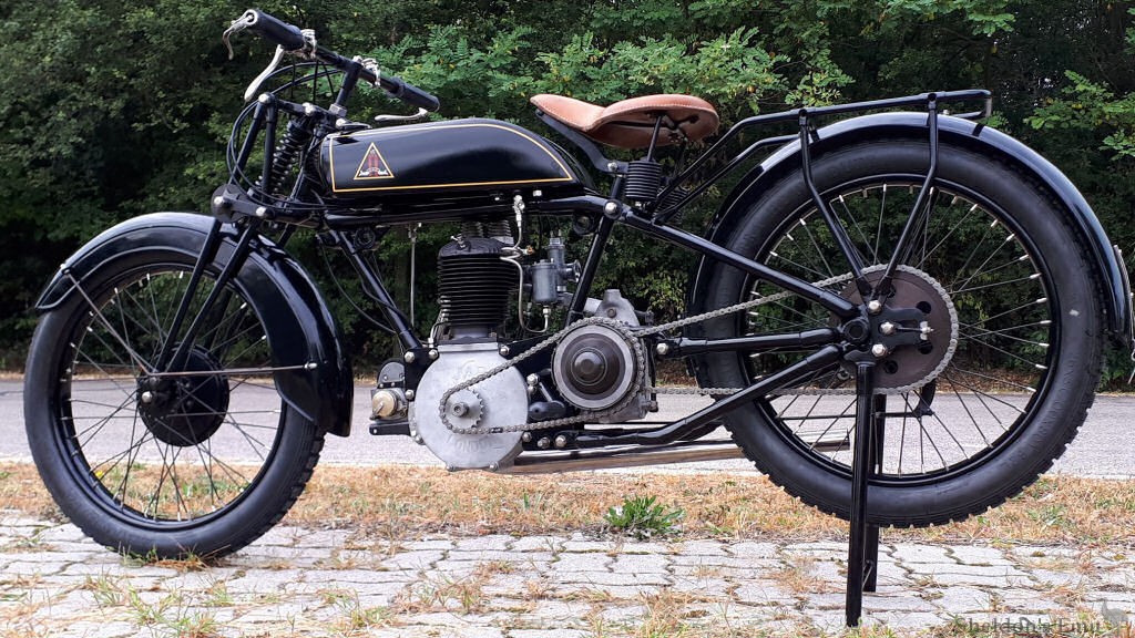 Nova-1926-500cc-JAP-AkR-04.jpg