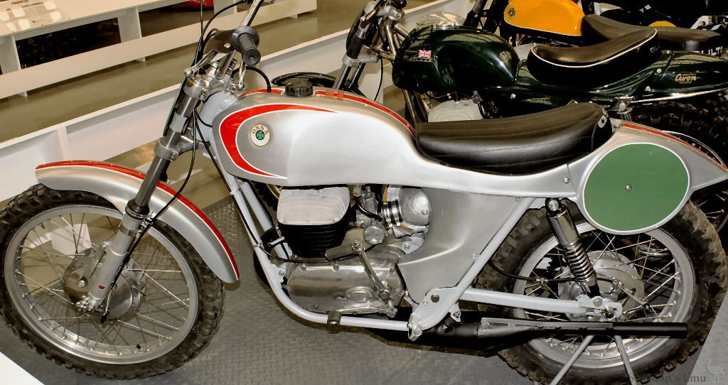 Ossa-1969-Stiletto-AS-69-250cc-MMS-MRi.jpg