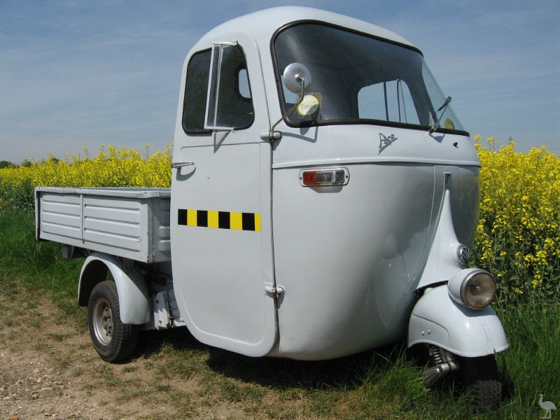 Piaggio-1964-Ape-AC4T-AT-71.jpg
