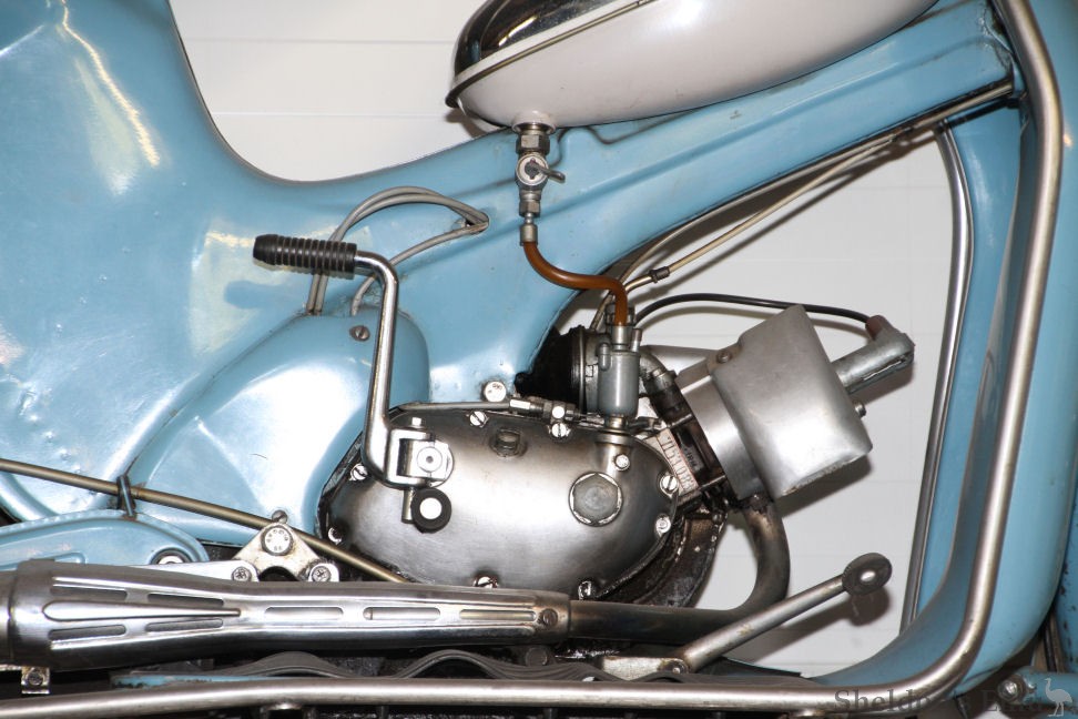 Puch-1966-DS-50-VFa-PMi-02.jpg
