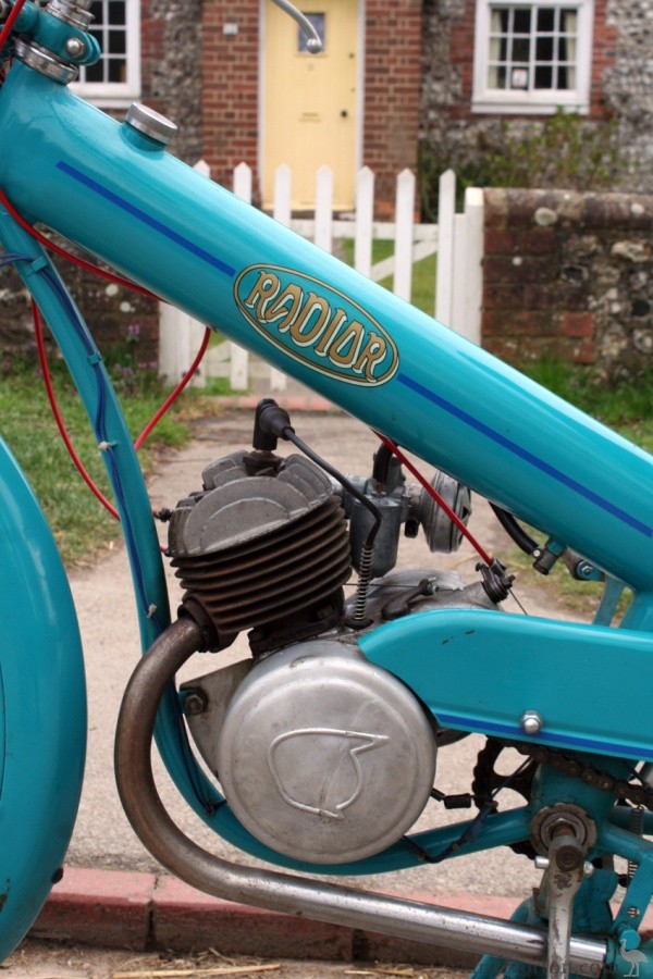 Radior-1953-R98-02.jpg
