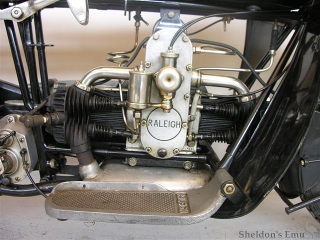 Raleigh-1922-700cc-twin.jpg