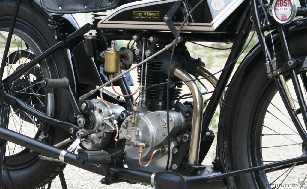 Rudge-1925-500cc-4v-Moma-07.jpg