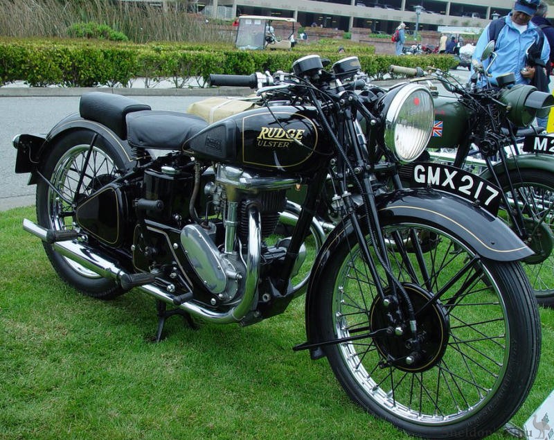 Rudge-Ulster-GMX217-at-Legend-MC-2006-CH.jpg