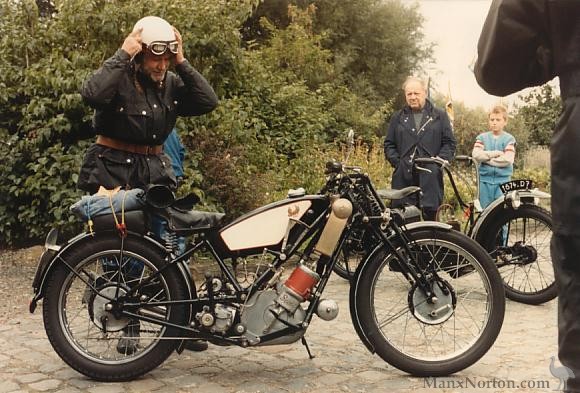 Scott-1929-500cc.jpg
