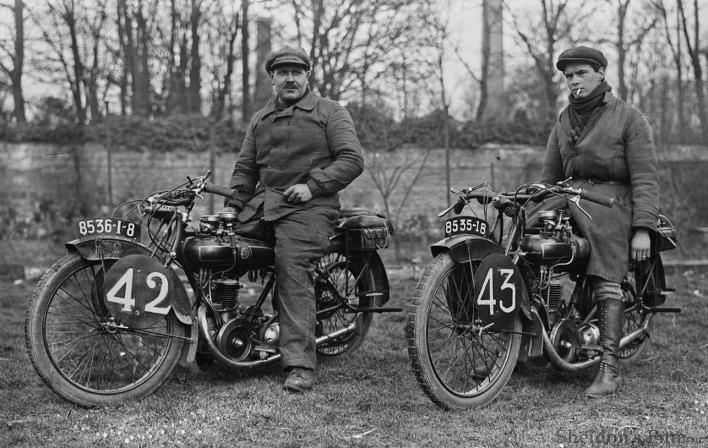 Soyer-1925-250cc-BNF.jpg