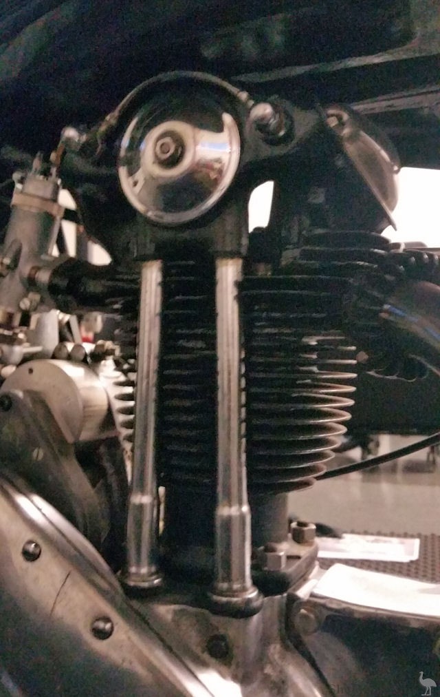 Triumph-1942c-350cc-3HW-Germany-06.jpg