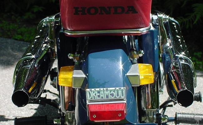 Honda-1959-CS76-Dream-300-Tail-Light.jpg