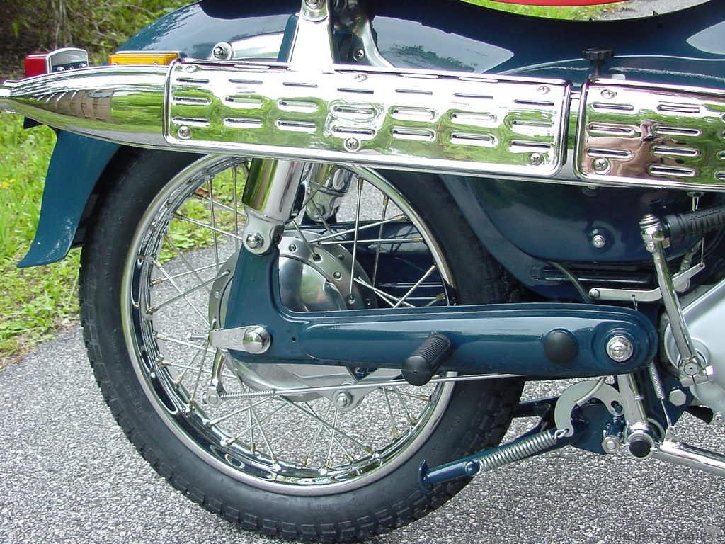 Honda-1961-CS92-Benly-Rear-Wheel.jpg