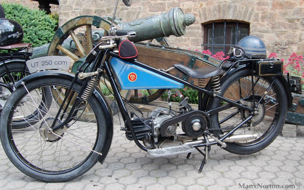 UT-1926c-250cc-BMu10-CHo-03.jpg