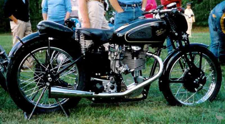 Velocette-1947-350cc-OHC.jpg