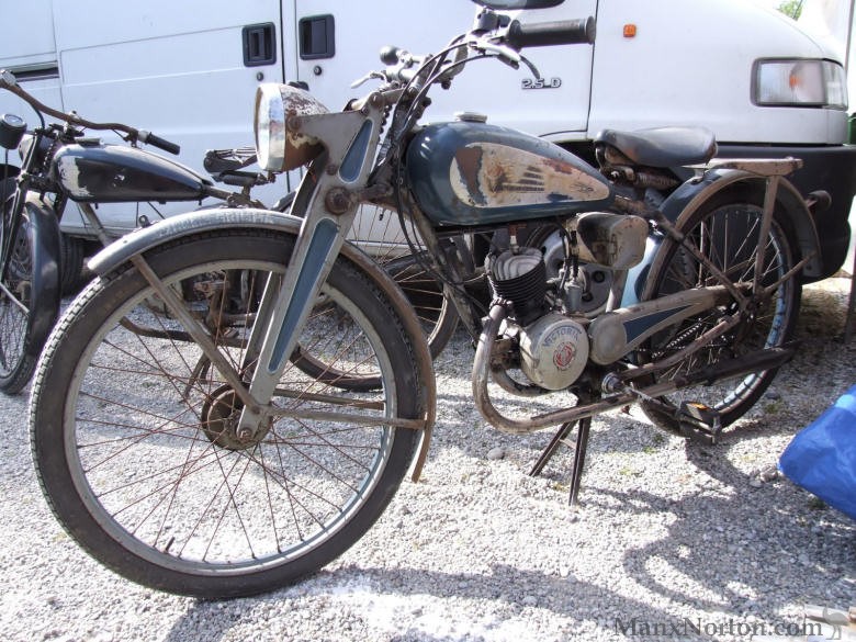 Victoria-1939-100ccm-moped.jpg