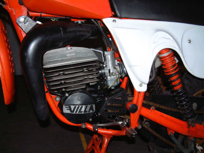 Villa-125cc-1979-detail.jpg