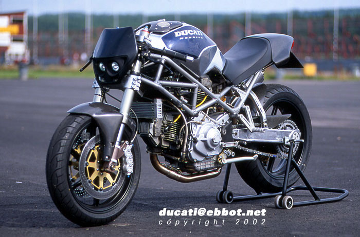 Ducati-M900-Loves-Children